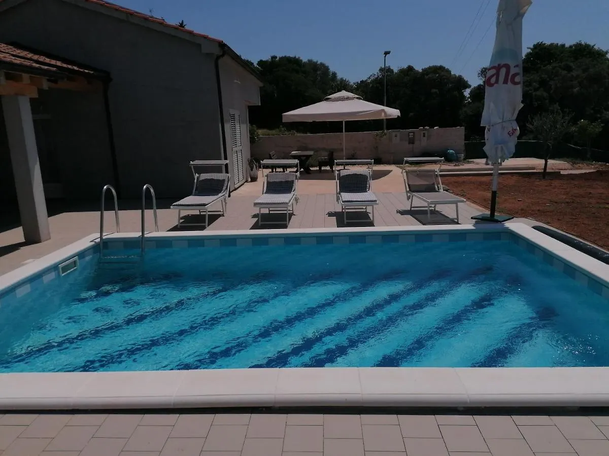 House With Pool Vila Mali Lošinj Casa de Férias